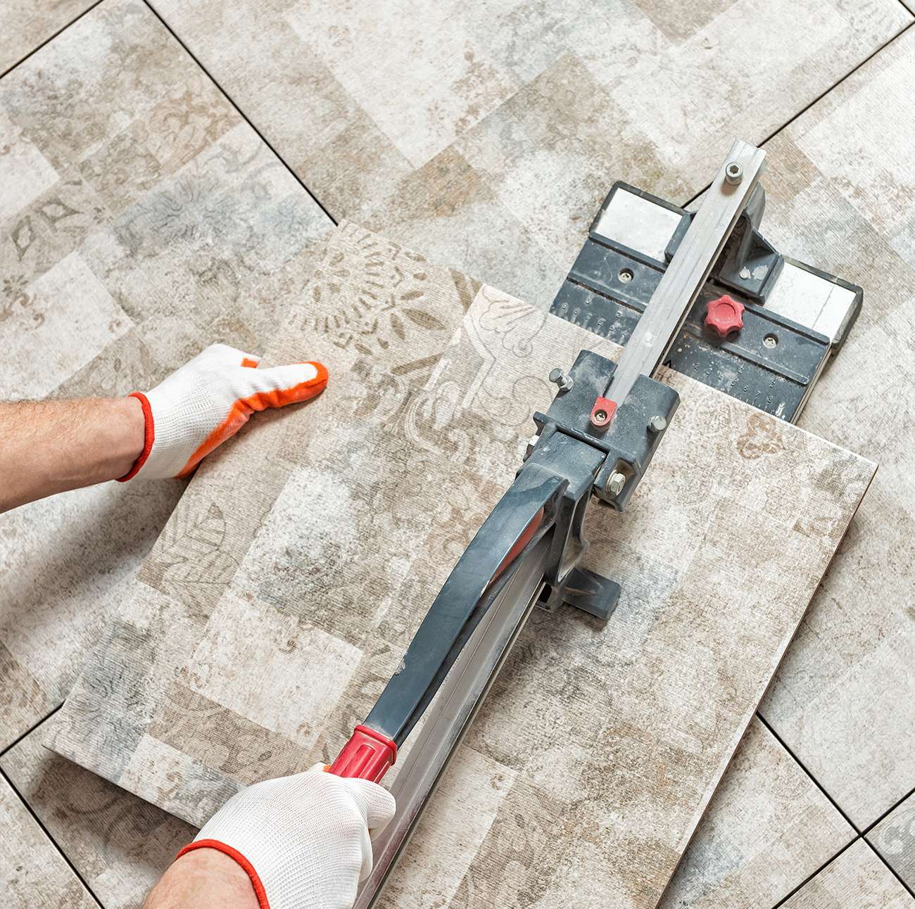 Badsanierung Lüdenscheid, Fliesenleger Märkischer Kreis, Trockenbau Lüdenscheid, Renovierung aus einer Hand, Badezimmer modernisieren in 2 Wochen, Schwitalla, Ausbau, Fliesen, Fliesenschneider